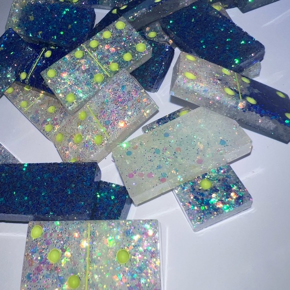 Dominos - Picture 5 of 7